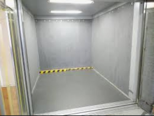 Thang máy chở hàng bằng bạc tự động 30kw cho kích thước tùy chỉnh thương mại