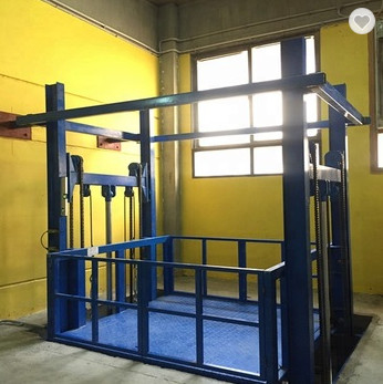 1500KG 15 tấn Thang máy chở hàng trên tàu Sàn thép dọc Thang máy chở hàng dọc