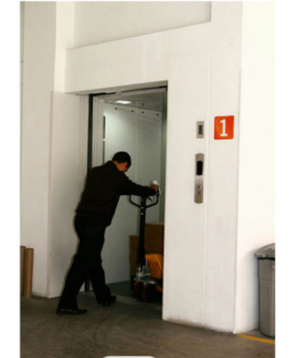 AV Drive Kho hàng Thang máy chở hàng với phòng máy 3000KG
